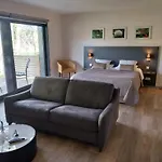 호텔 Le Petit Coq Aux Champs - Teritoria 4*