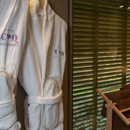 Le Petit Coq Aux Champs - Les Collectionneurs 4*